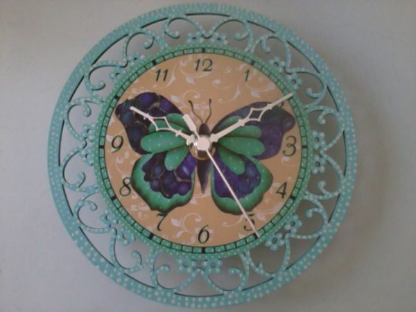Relógio de parede em MDF 17X17cm