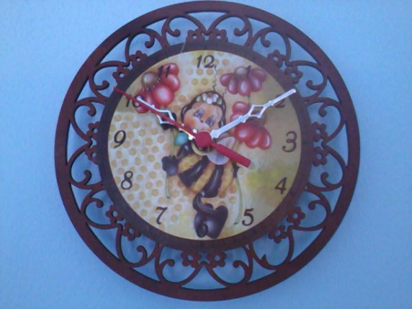 Relógio de parede em MDF 17X17cm